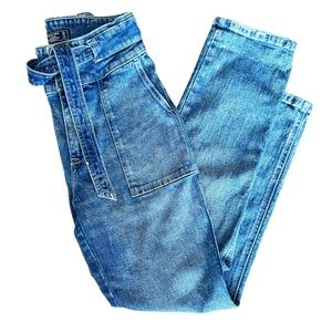 Abercrombie & Fitch Ultra Highrise Striaght Cropped Jean Size 25/0R